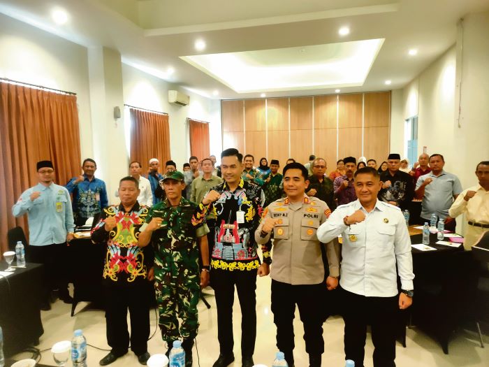 SOSIALISASI: Kegiatan sosialisasi organisasi kemasyarakatan (Ormas), Kamis (16/10/2025). FOTO: YUNI/RADAR SAMPIT