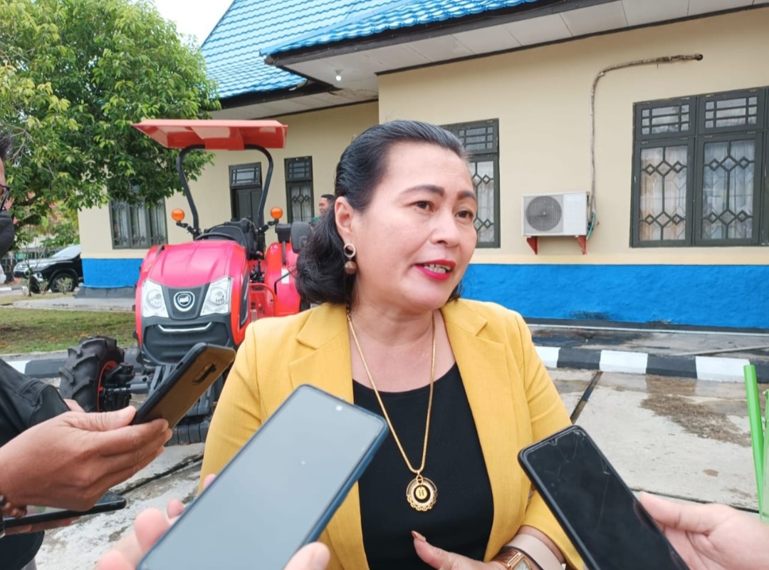 Anggota DPRD Kabupaten Gunung Mas Rayaniatie Djangkan