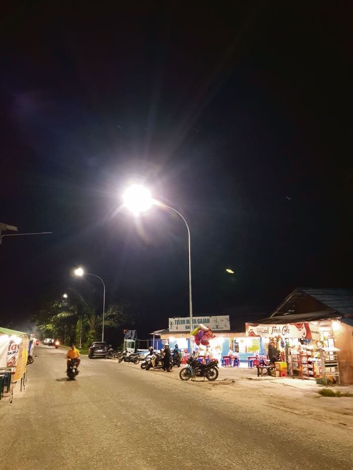 ILUSTRASI: Penerangan Jalan Umum (PJU) di sepanjang Jalan Pemuda, Sampit. FOTO: DOK/HENNY/RADAR SAMPIT