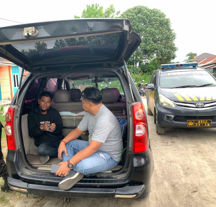 BURONAN : Muhammad Yusril (28) alias Unyil, buronan yang melarikan diri dari tahanan Rutan Polsek Samarinda Kota, Kaltim ditangkap di Palangka Raya, Kalteng. FOTO: POLRESTA PALANGKA RAYA/RADAR SAMPIT