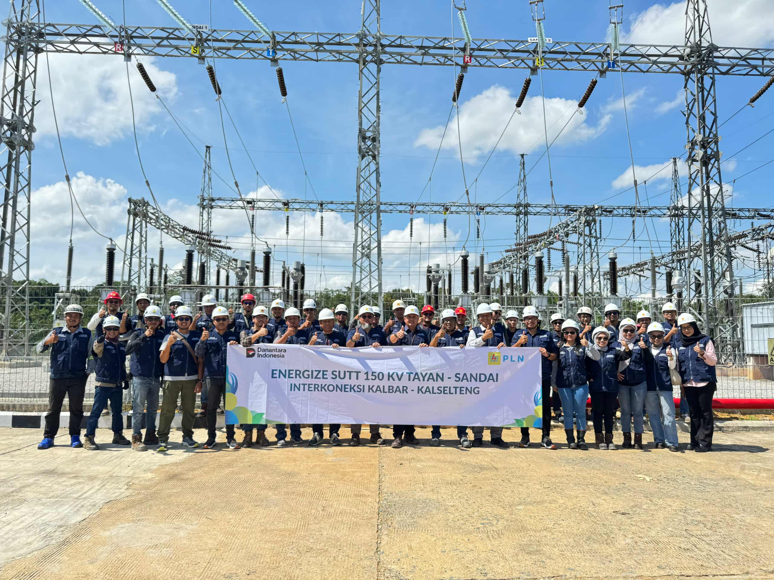 PT PLN (Persero) Unit Induk Pembangunan Kalimantan Bagian Barat (UIP KLB) melalui UPP Kalimantan Bagian Barat 1 (UPP KLB 1) sukses melaksanakan energize Saluran Udara Tegangan Tinggi (SUTT) 150 kV