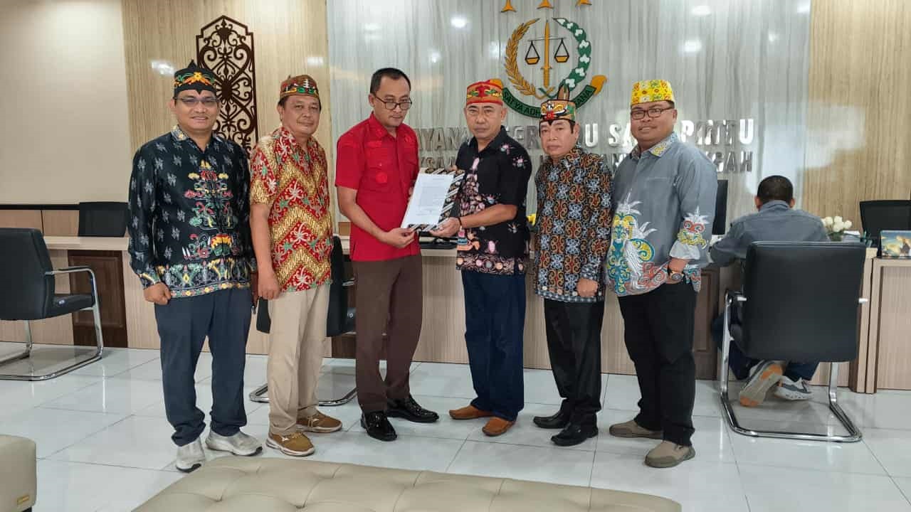 Gerakan Dayak Anti Narkoba (GDAN) mendatangi Kejati Kalteng untuk menyampaikan surat  dukungan terhadap Kejati Kalteng  dalam penanganan kasus Muhammad Salihin alias Saleh, seorang bandar narkoba.