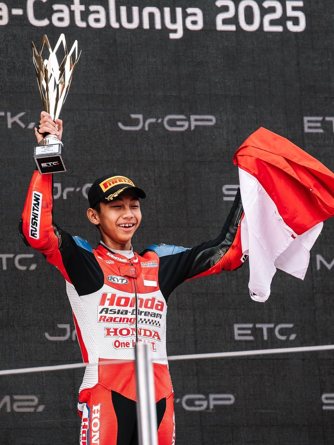 Kiandra Ramadhipa, saat menjuarai European Talent Cup (ETC) di sirkuit Catalunya, Spanyol 2025.