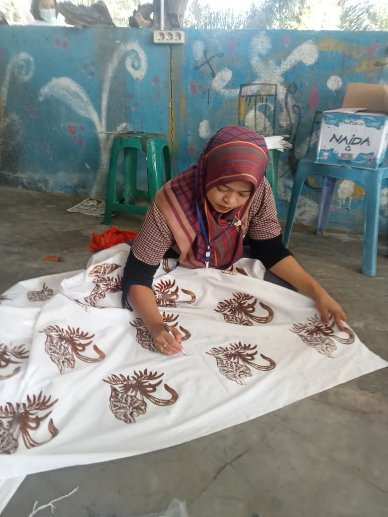 Pelatihan membatik selama empat hari, 3 - 6 November 2025, di LPP Rahmat Lestari, Kabupaten Lamandau.
