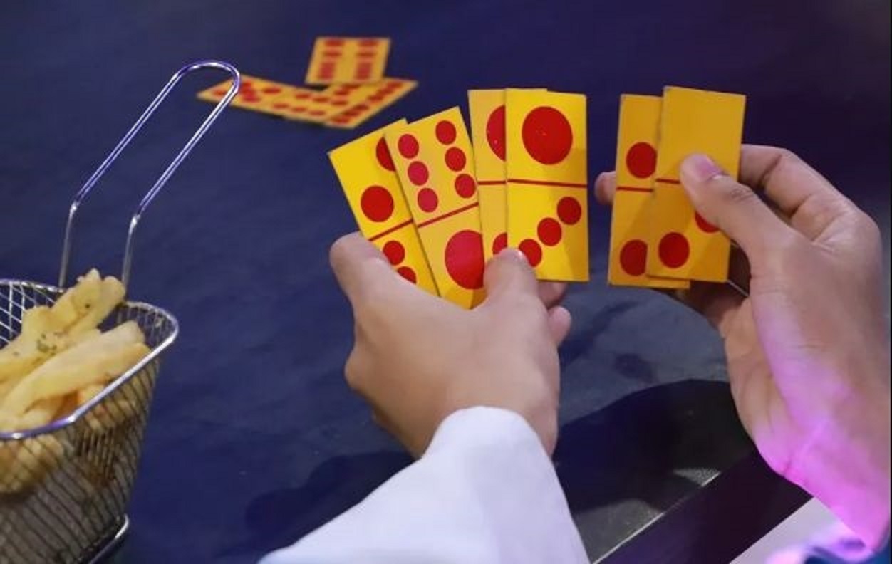Ilustrasi-Permainan Domino