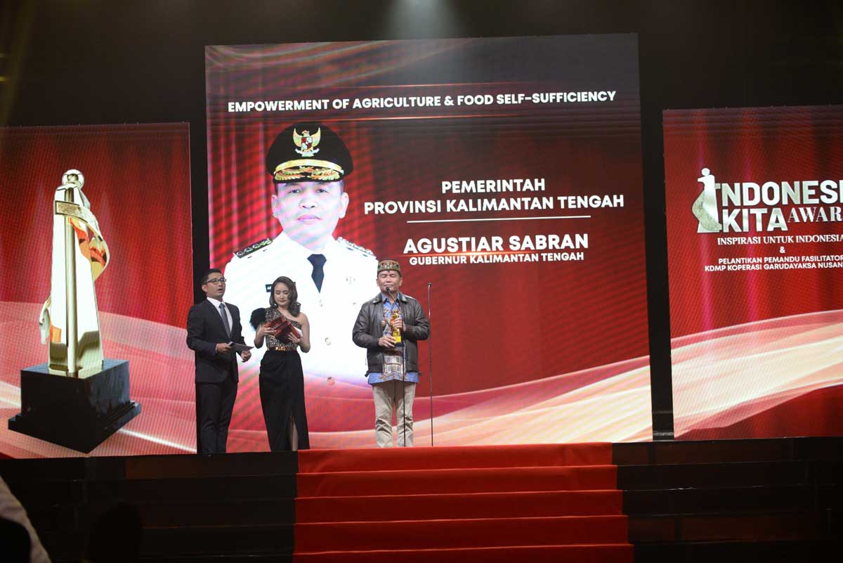 PENGHARGAAN LAGI: Gubernur Kalteng Agustiar Sabran meraih penghargaan Indonesia Kita Awards kategori Empowerment of Agriculture and Food Self-Sufficiency.