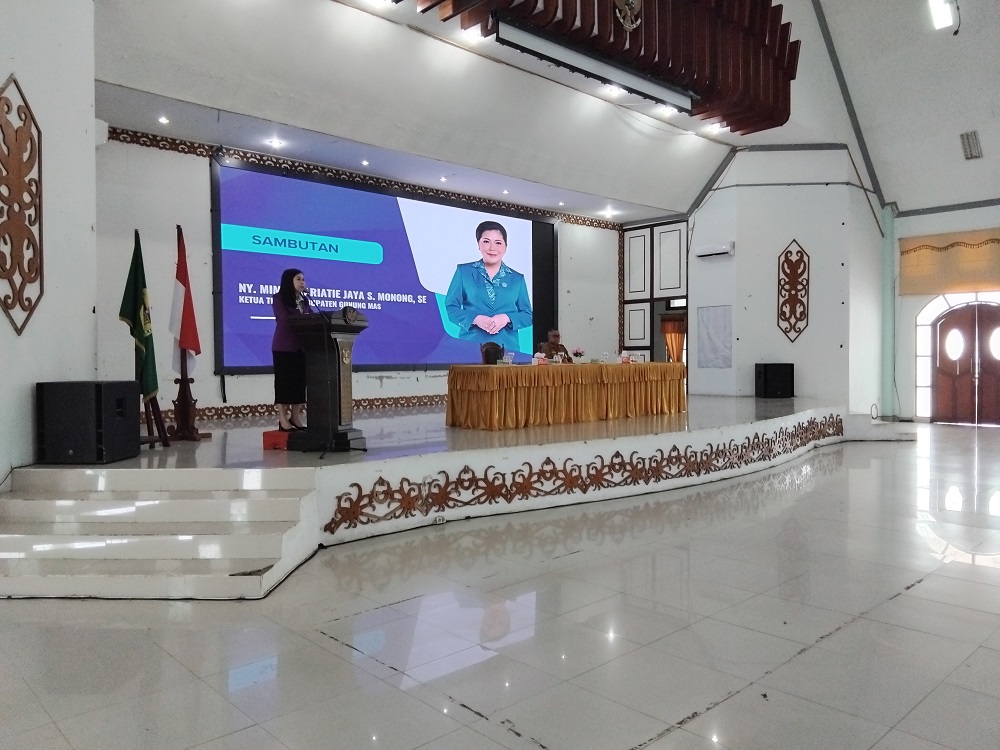 Sosialisasi posyandu enam SPM tingkat kabupaten tahun 2025, di GPU Damang Batu, Gunung Mas, Senin (10/11).