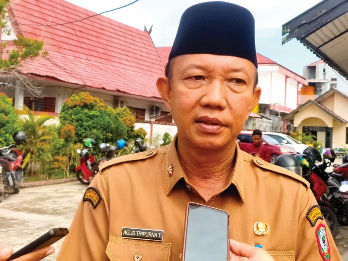 Foto: Kepala Disdukcapil Kotim Agus Tripurna Tangkasiang
