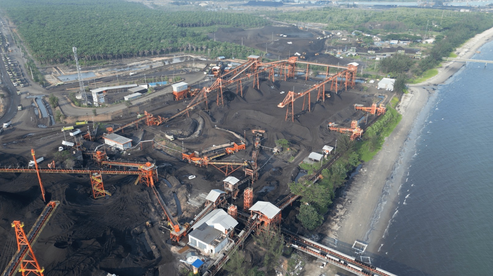 ENERGIZE: PT PLN (Persero) Unit Induk Distribusi Kalimantan Selatan dan Kalimantan Tengah (UID Kalselteng) melalui PLN UP3 Tanah Bumbu resmi melakukan energize daya sebesar 23 juta Volt Ampere (VA)