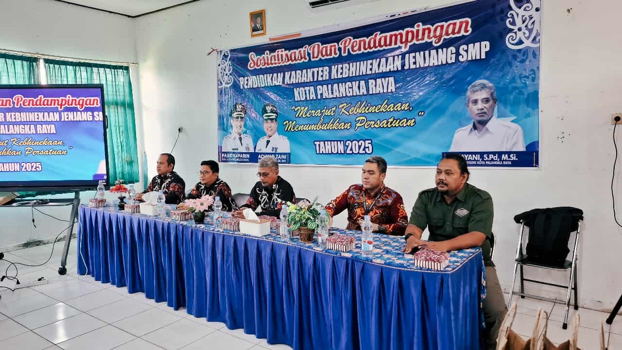 Pendampingan pembelajaran mendalam koding dan artificial intelligence (AI) jenjang SMP di SMP Negeri 3 Palangka Raya pada Selasa (11/11)