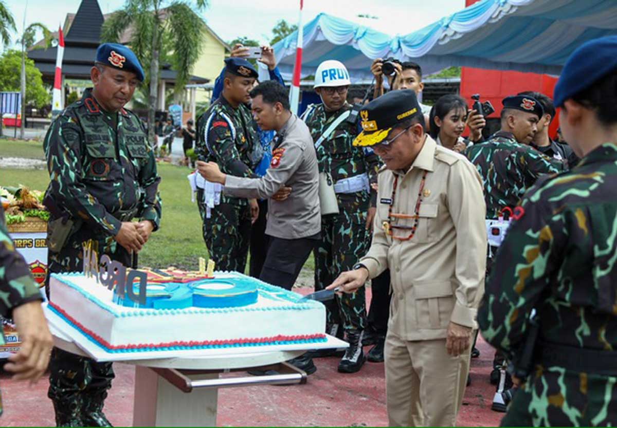 APRESIASI BRIMOB: Gubernur Kalteng Agustiar Sabran menghadiri syukuran hari ulang tahun ke-80 Korps Brimob Polri di Mako Satbrimob Polda Kalteng, Jumat (13/11/2025).