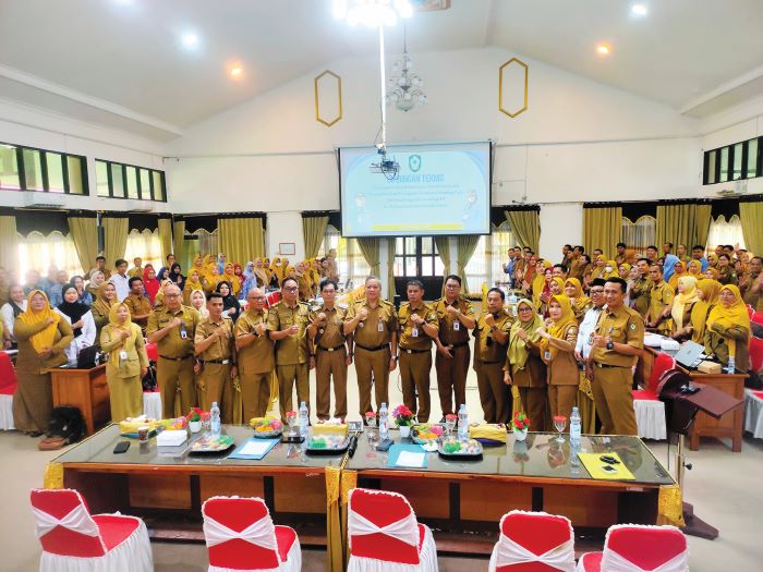 FOTO BERSAMA: Kegiatan Bimtek Penginputan Rencana Aksi Stunting ke Web Bina Bangda Kemendagri RI, Selasa (18/11/2025). FOTO: YUNI/RADAR SAMPIT