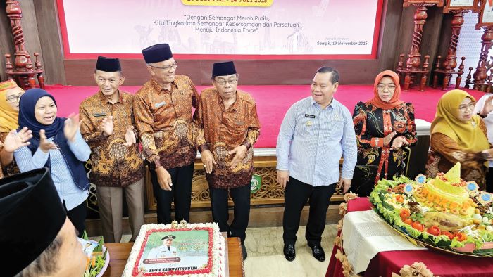 MERIAH: Peringatan HUT ke-63 PWRI di aula Rujab Bupati Kotim, Rabu (19/11/2025). FOTO : YUNI/RADAR SAMPIT