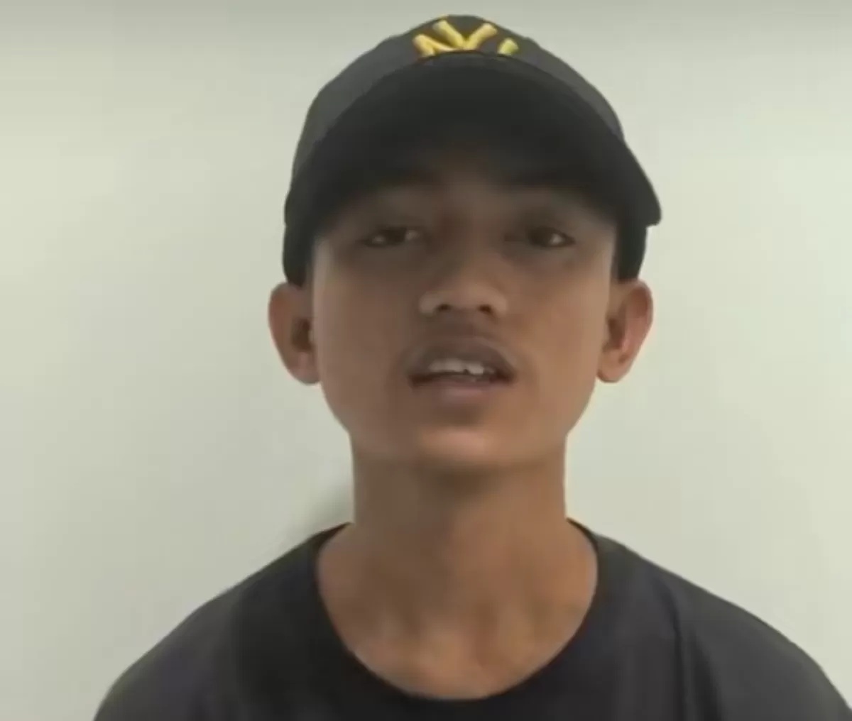 Rizki Nur Fadilah akhirnya muncul dan memberikan klarifikasi terkait isu yang menyebut dirinya menjadi korban Tindak Pidana Perdagangan Orang (TPPO) di Kamboja. (Istimewa)