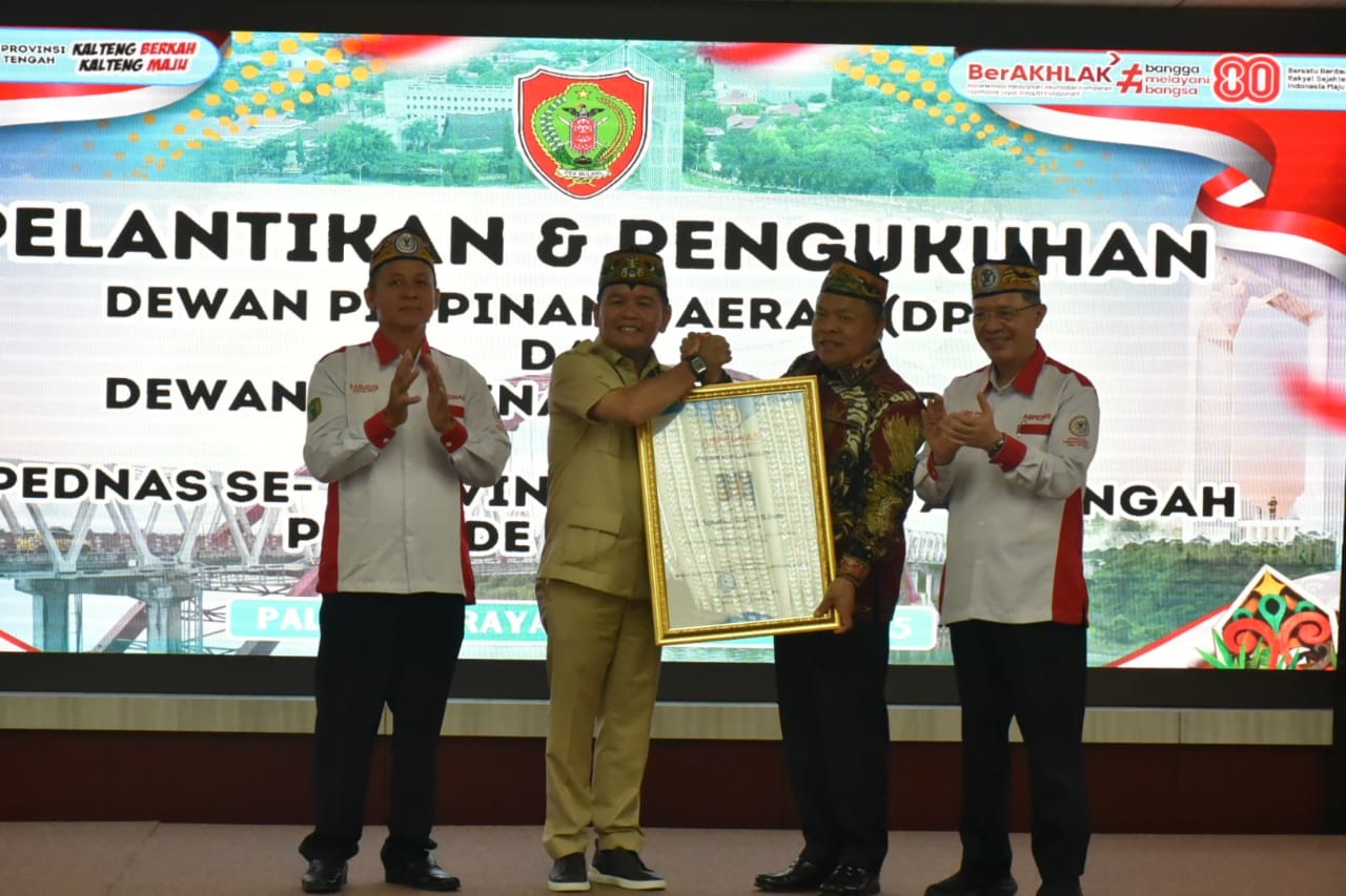 Gubernur Kalteng Agustiar Sabran dalam acara pengukuhan pengurus DPD dan DPC ABPEDNAS Provinsi  Kalteng periode 2025&ndash;2030, di Palangka Raya, Jumat (21/11).