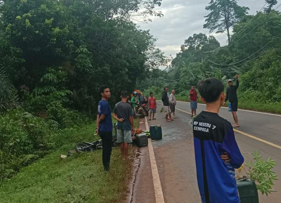 Suasana lokasi kecelakaan maut di Jalan Tjilik Riwut
