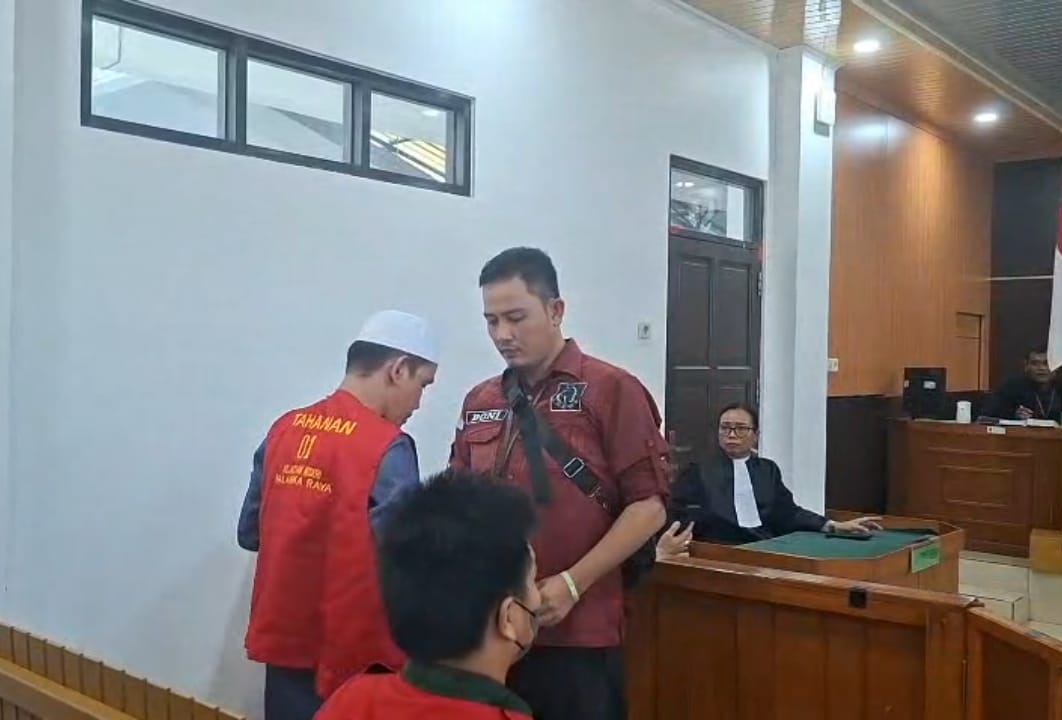 Terdakwa Saleh, ketika menjalani proses hukum di Pengadilan Tinggi Palangka Raya.