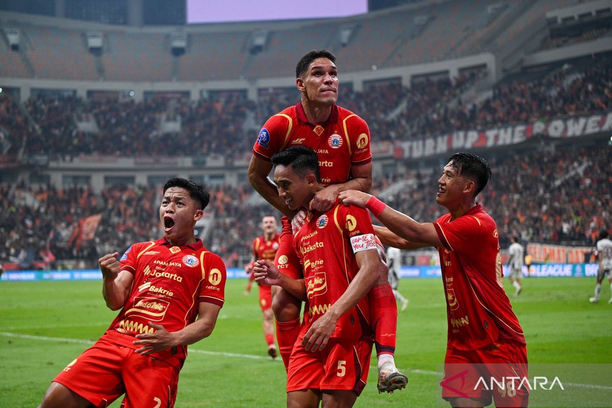 Pemain Persija Jakarta saat berselebrasi