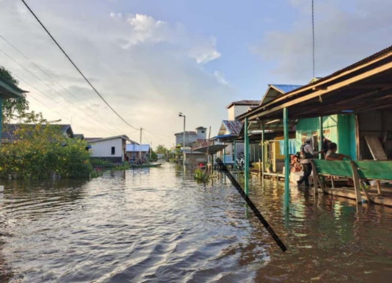 Banjir ketika melanda salah satu pemukiman warga di Sampit, beberapa waktu lalu.
