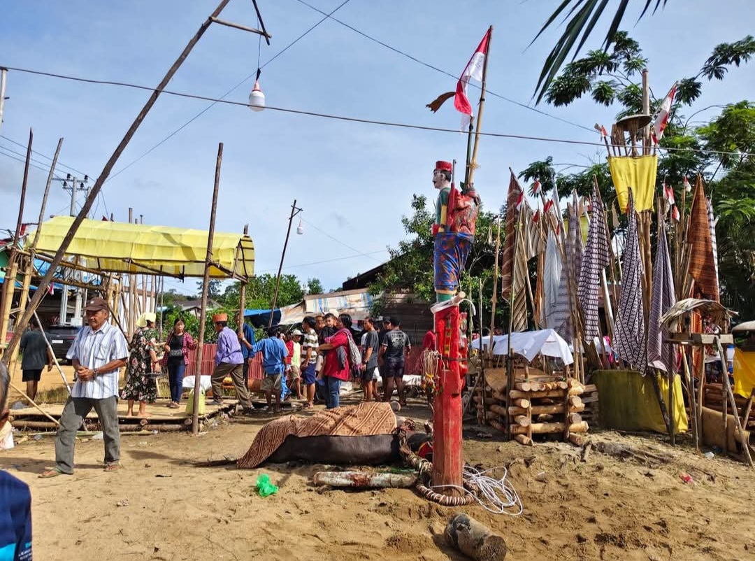 Suasana tabuh pertama ritual tiwah di Ulek Luwang, Kelurahan Tehang, Kecamatan Manuhing Raya, pekan lalu.