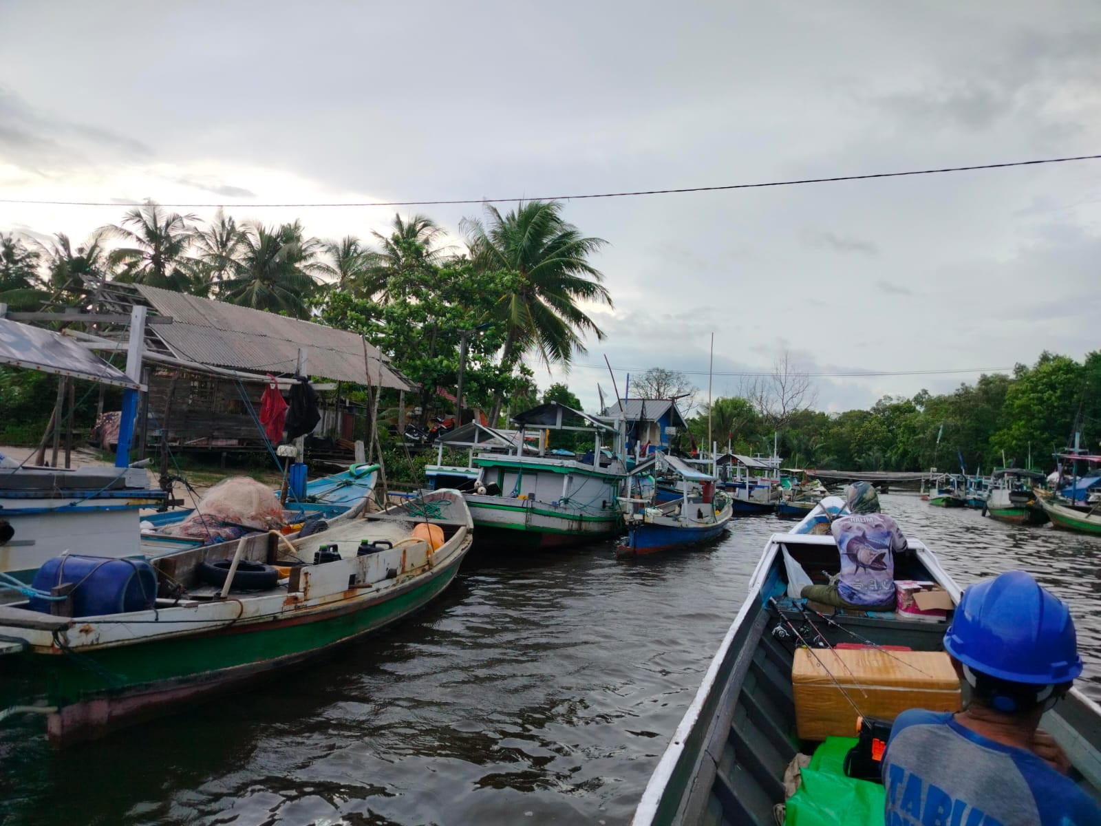 Para nelayan pesisir Kabupaten Sukamara sudah menikmati BBM bersubsidi dari pemerintah daerah.