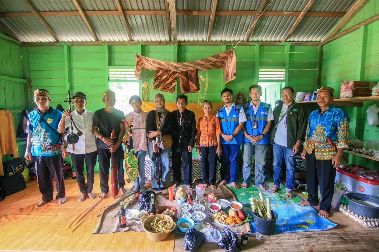 PLN Unit Induk Pembangunan Kalimantan Bagian Barat (UIP KLB) melalui PLN Unit Pelaksana Proyek Kalimantan Bagian Barat 3 (UPP KLB 3) melaksanakan program TJSL PLN Peduli