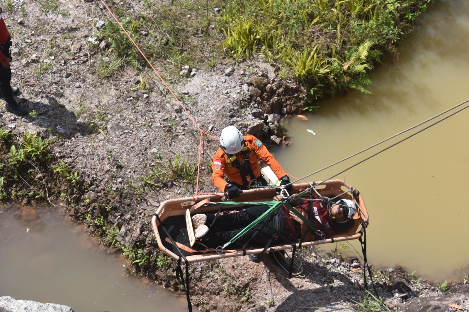 Badan Penanggulangan Bencana Daerah (BPBD) Lamandau menggelar pelatihan High Angle Rescue Technique (HART) 2&ndash;5 Desember 2025.