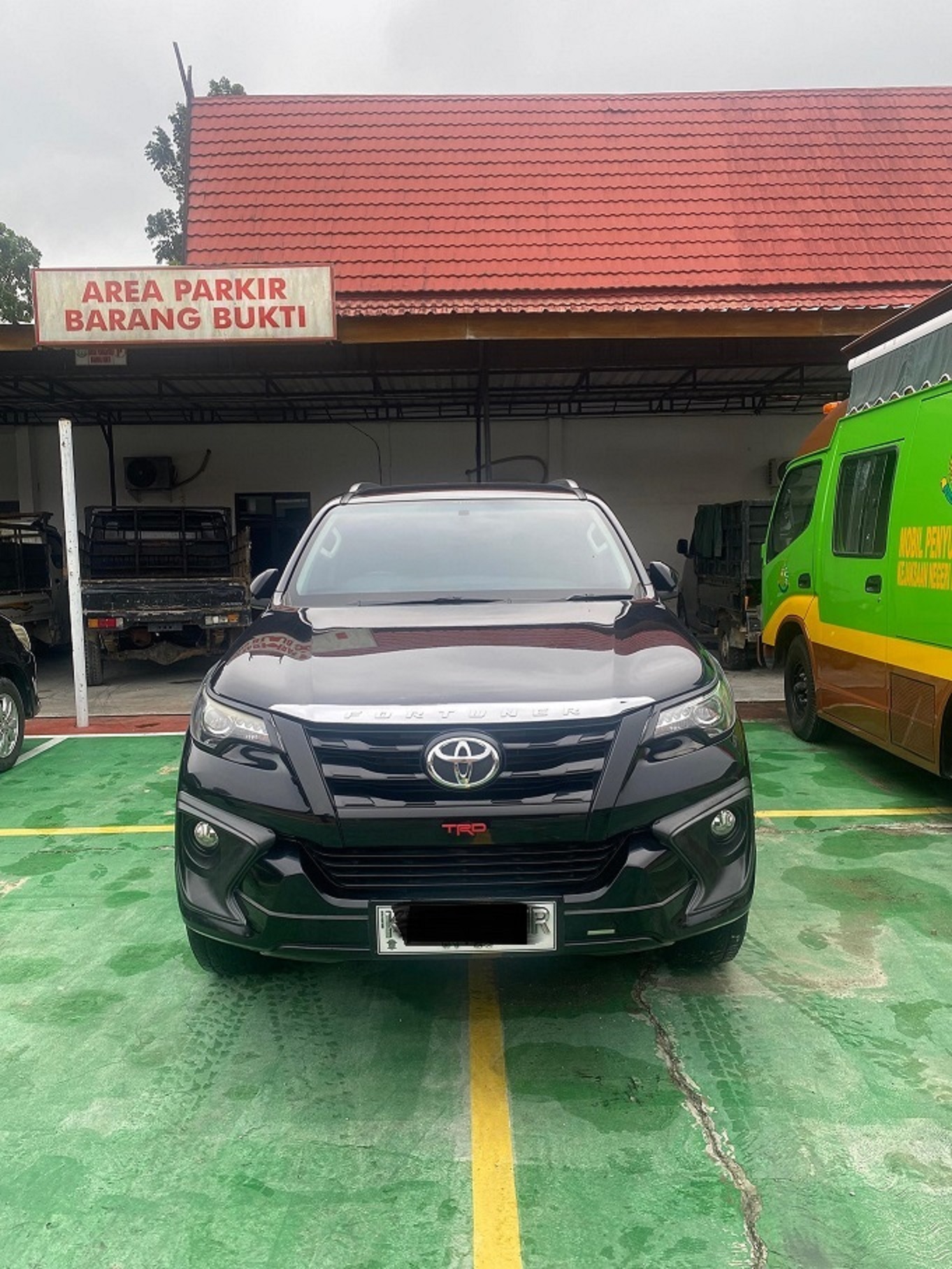 Salah satu barang sitaan dari perkara Tipikor Pabrik Tepung Ikan,  diamankan di Kantor Kejari Kobar.