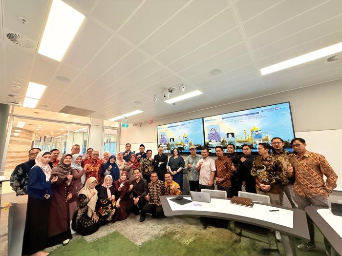 KONFERENSI : Rektor UMSA bersama jajarannya ikut serta menghadiri International Conference Progressive and Fun Education yang diikuti perwakilan dari 11 Perguruan Tinggi Muhammadiyah Aisyiah di Clayto
