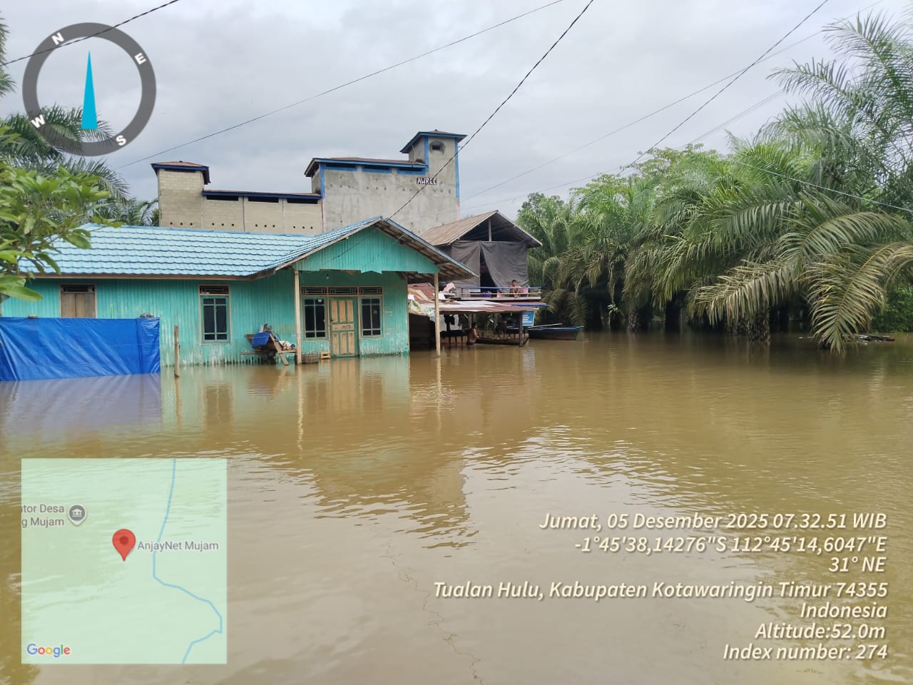 Banjir yang sudah merendam sejumlah rumah di utara Kotim, Jumat (5/12).