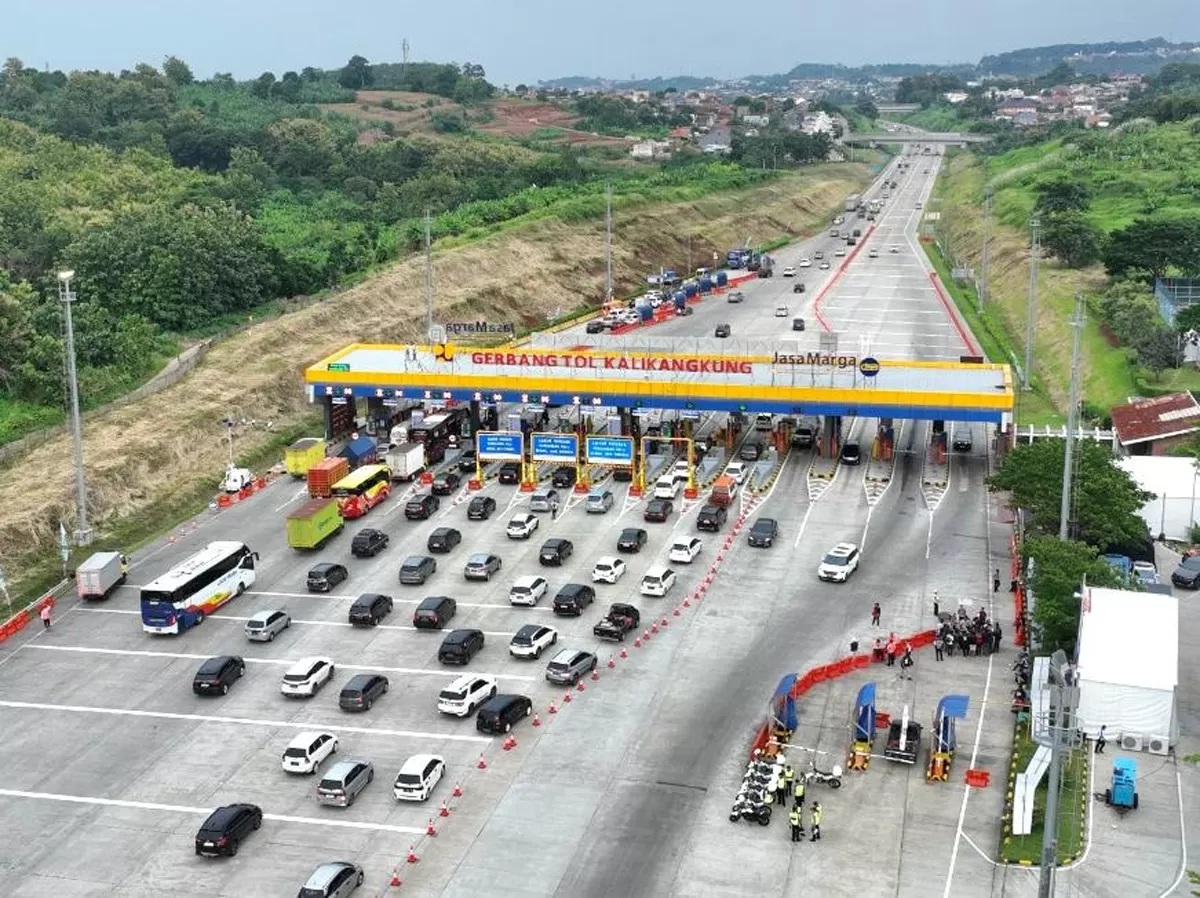 Kemenhub memprediksi puncak arus mudik Nataru 2025/2026 dengan 17,18 juta orang. (Istimewa).