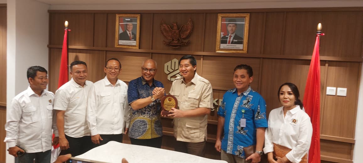Audiensi antara Menteri PKP Maruarar Sirait dan Ketua Umum PWI Pusat Akhmad Munir di Kantor PKP, Jakarta, Jumat (5/12).