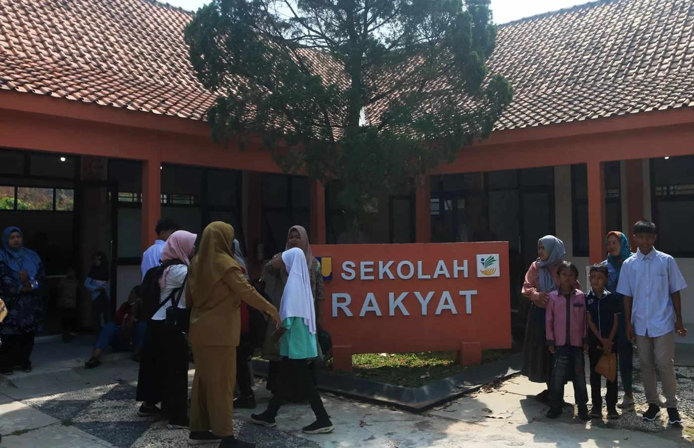 Ilustrasi Sekolah Rakyat. kemensos membuka ribuan formasi PPPK tenaga kependidikan untuk ditempatkan di sekolah rakyat. (Nur Chamim/Jawa Pos Radar Semarang)