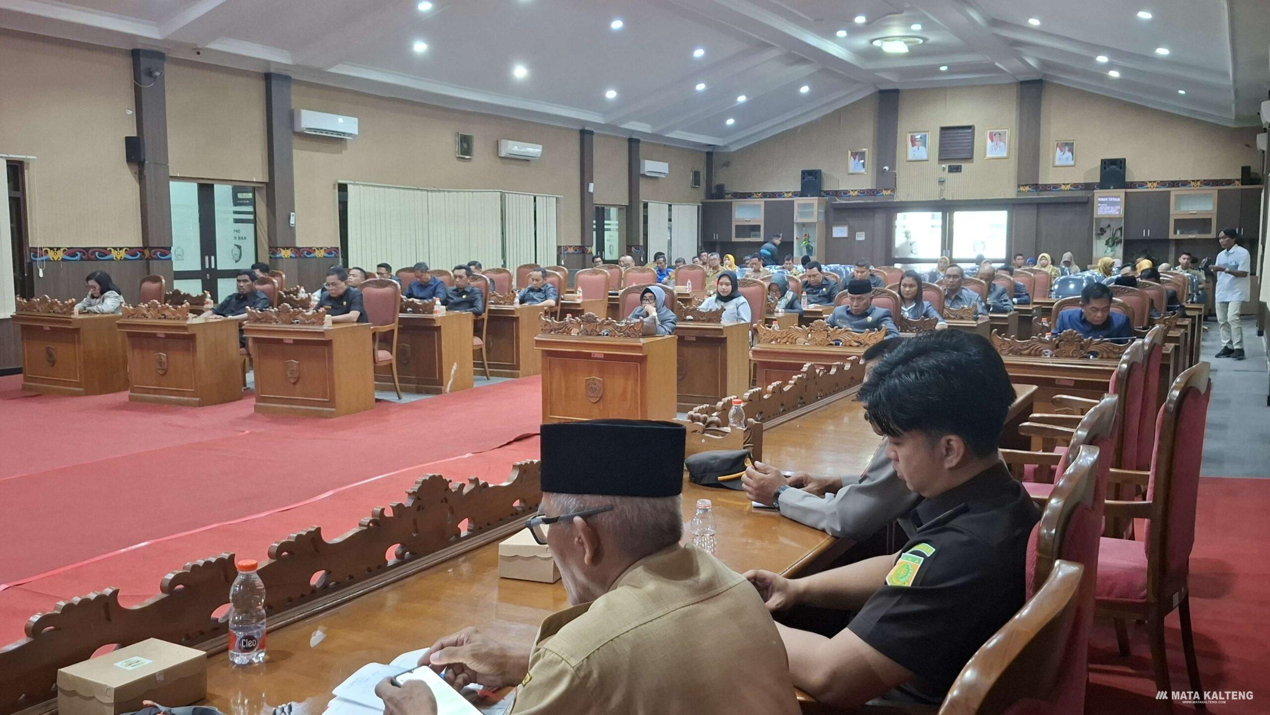 Suasana di DPRD Kotim saat digelar sidang paripurna,belum lama tadi.