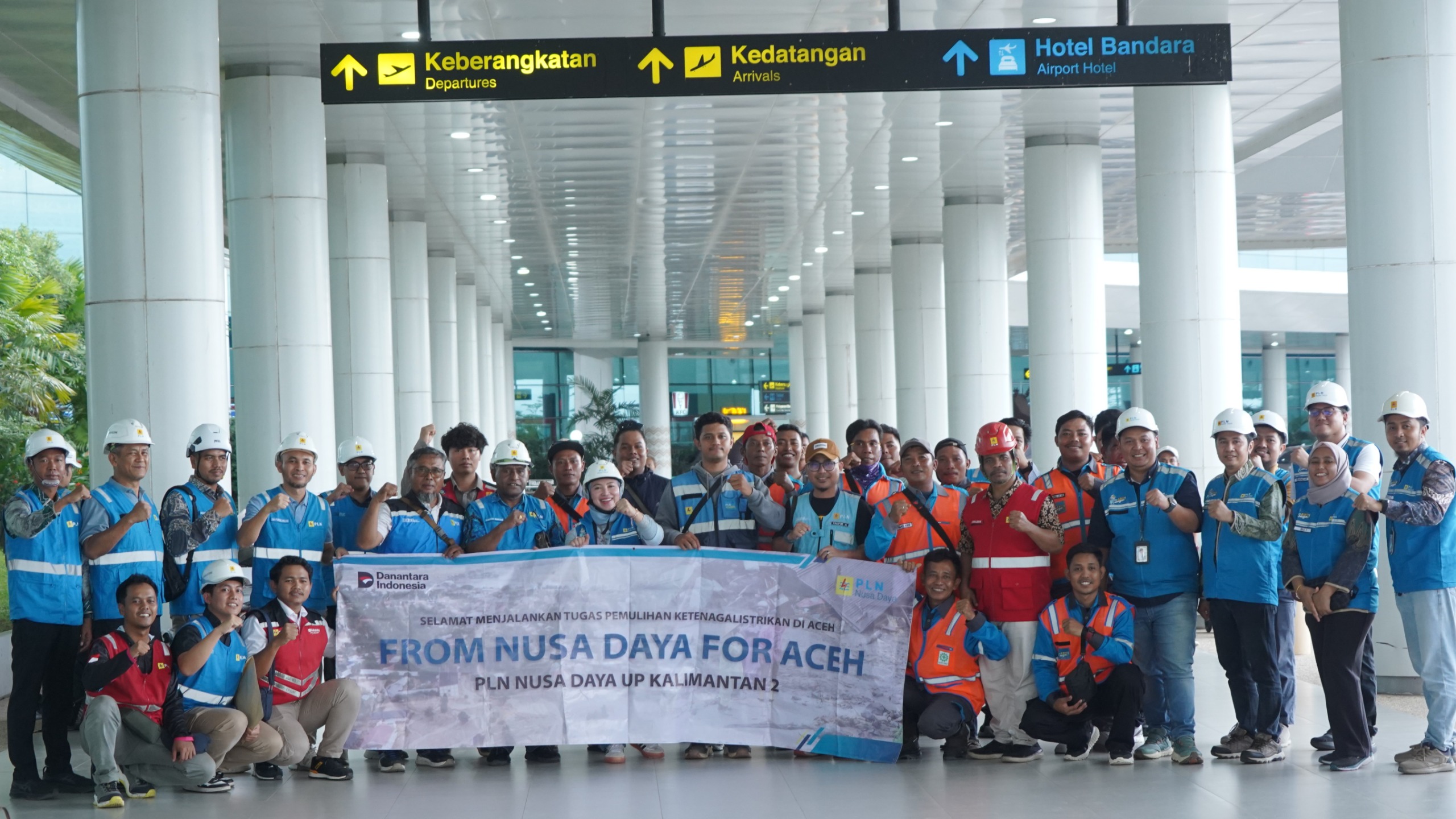 PLN UID Kalselteng mengirimkan 24 personel relawan kelistrikan yang akan mendukung percepatan pemulihan sistem kelistrikan di wilayah terdampak bencana banjir bandang di Aceh.