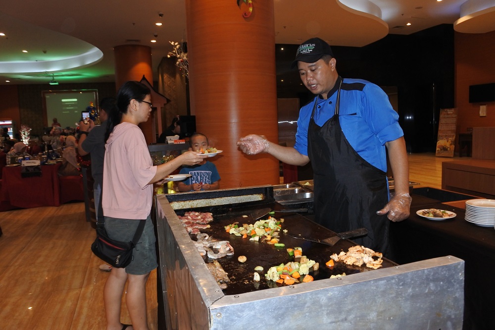 ABHS juga menghadirkan live cooking Japanese BBQ saat Saturday of Culinary di Lios Caf&eacute;