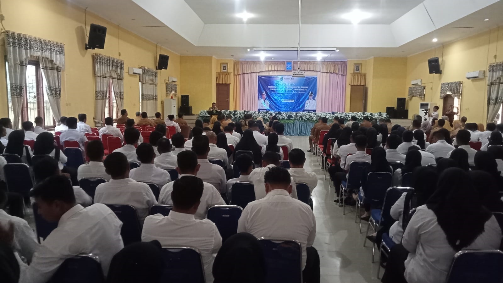 Ratusan PPPK Paruh Waktu mengikuti pembekalan.