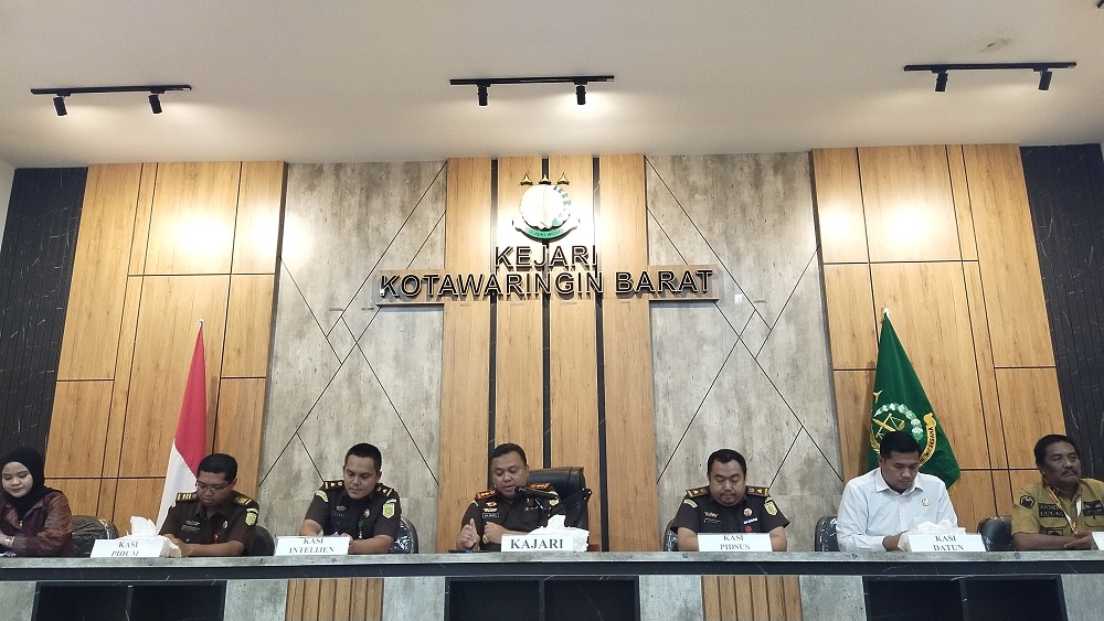 Kepala Kajaksaan Negeri Kobar memimpin press release pekan lalu.