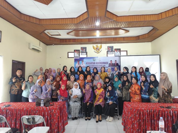 PELAYANAN: Kegiatan Koordinasi  Faskes dan Penguatan Kampung KB Tingkat Kecamatan pada Kamis (18/12/2025). FOTO: DPPPAPPKB KOTIM/RADAR SAMPIT