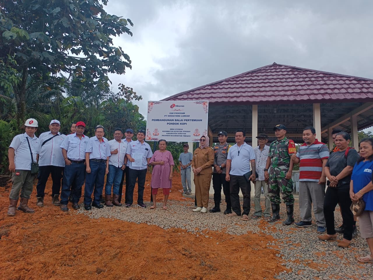 PT Kridatama Lancar Sukamandang Estate (SME) melaksanakan serah terima program Corporate Social Responsibility (CSR) berupa pembangunan Balai Pertemuan Warga Dusun Pondok Kopi, Desa Ayawan.