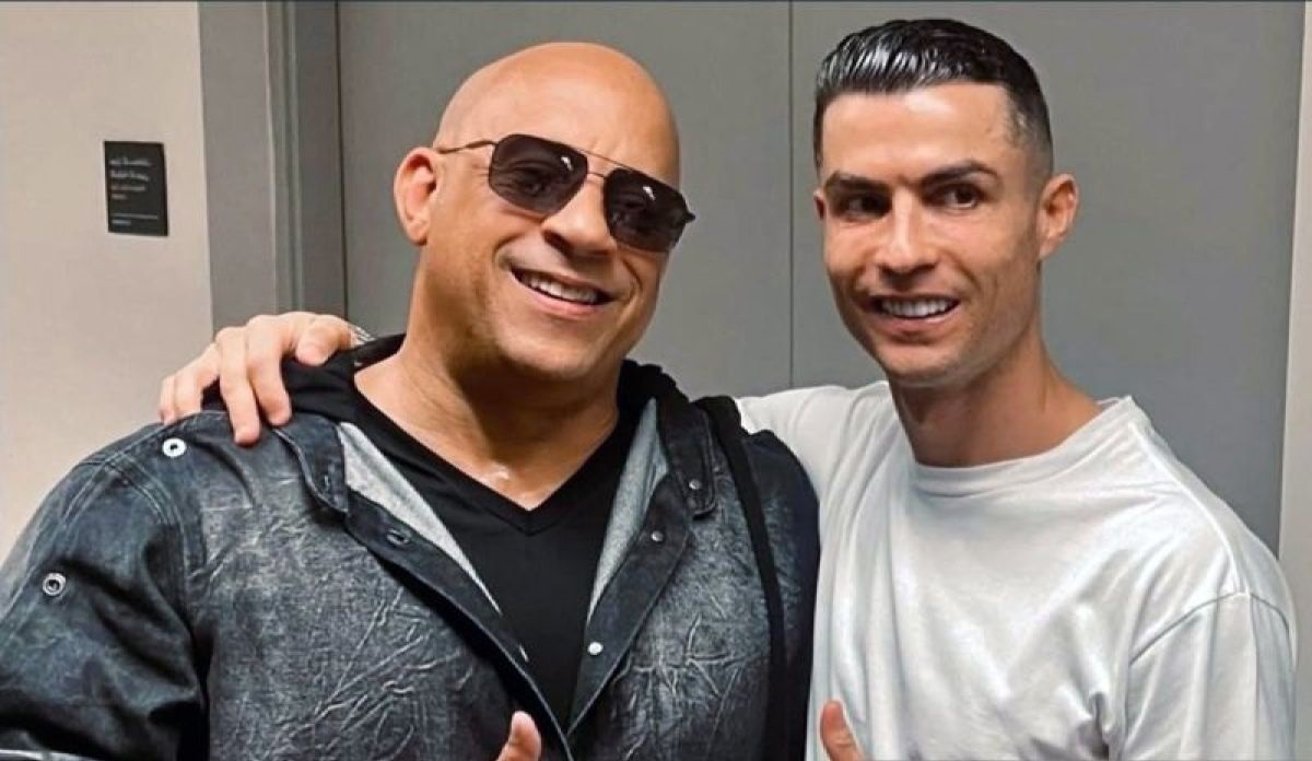 Aktor Vin Diesel saat bertemu mega bintang sepak bola Cristiano Ronaldo, baru-baru tadi.