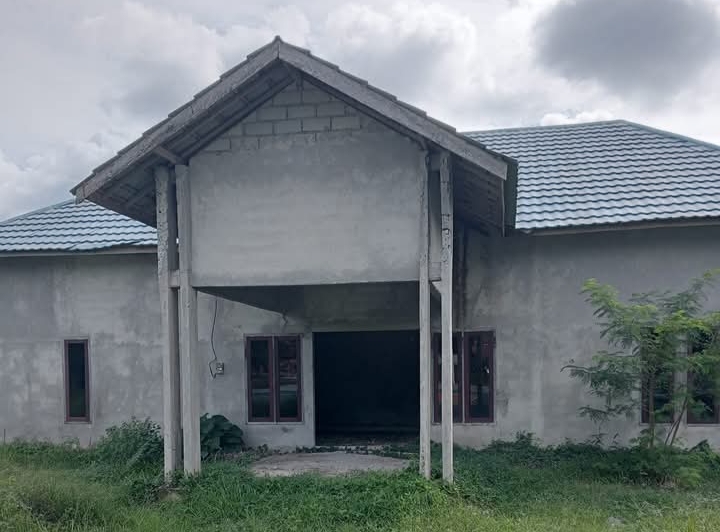 Bangunan bakal kantor Desa Bumi Harjo, Kecamatan Kumai, Kabupaten Kotawaringin Barat.