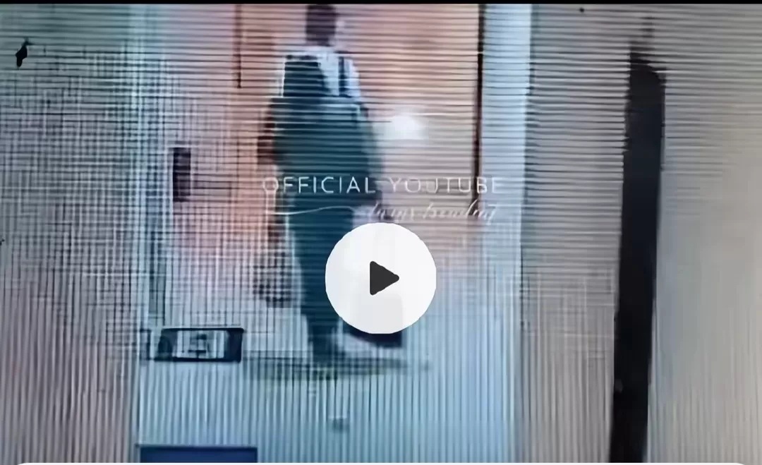 Beredar rekaman CCTV disebut sebagai Ridwan Kamil dan Aura Kasih di sebuah hotel. (TikTok: cctvridwankamilaurakasih)