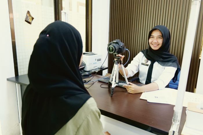 HADIR UNTUK MASYARAKAT: Pelayanan pembuatan paspor di Kantor Imigrasi Sampit. KANTOR IMIGRASI UNTUK RADAR SAMPIT