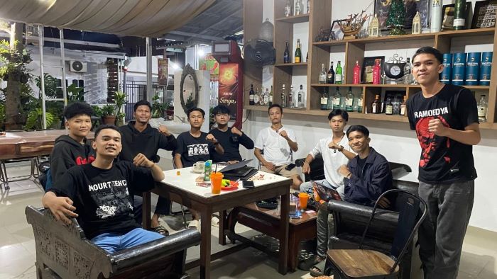 MAHASIWA :  DPD GMNI Kalteng melalui Bidang Politik dan Hukum (Bidpolhum) menggelar diskusi bertajuk &ldquo;Ngopi Marhaenis (Ngolah Pikir Marhaenis)&rdquo;, merespons peristiwa penembakan warga