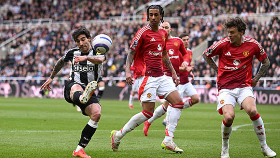 Pertemuan antara Manchester United dan Newcastle United di Premier League musim ini.