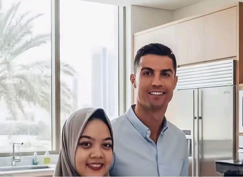 Tangkapan layar Pipit Sriati bersama Christiano Ronaldo yang beredar