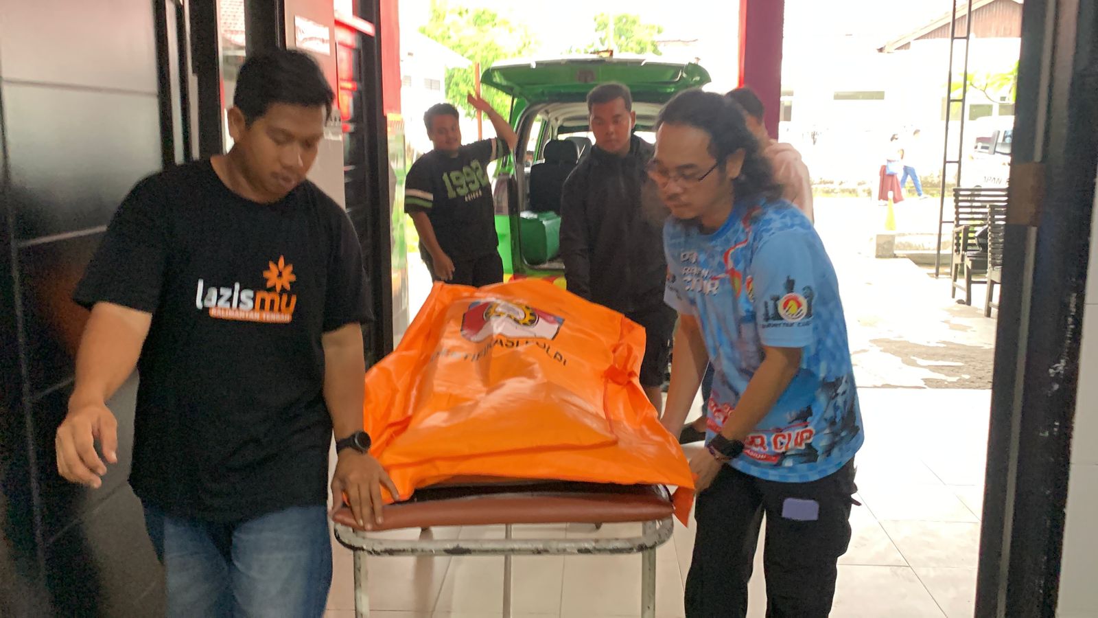 Jenazah seorang pria tanpa identitas yang ditemukan gantung diri di Jalan Kalimantan, di Gang Tri Tunggal, Kelurahan Pahandut, Palangka Raya, awal tahun 2026, Kamis (1/1/2026).