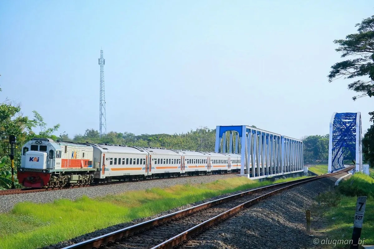 FAVORIT: PT KAI menyatakan KA Joglosemarkerto menjadi kereta api terfavorit selama angkutan Natal dan Tahun Baru 2025/2026. ANTARA/HO-KAI