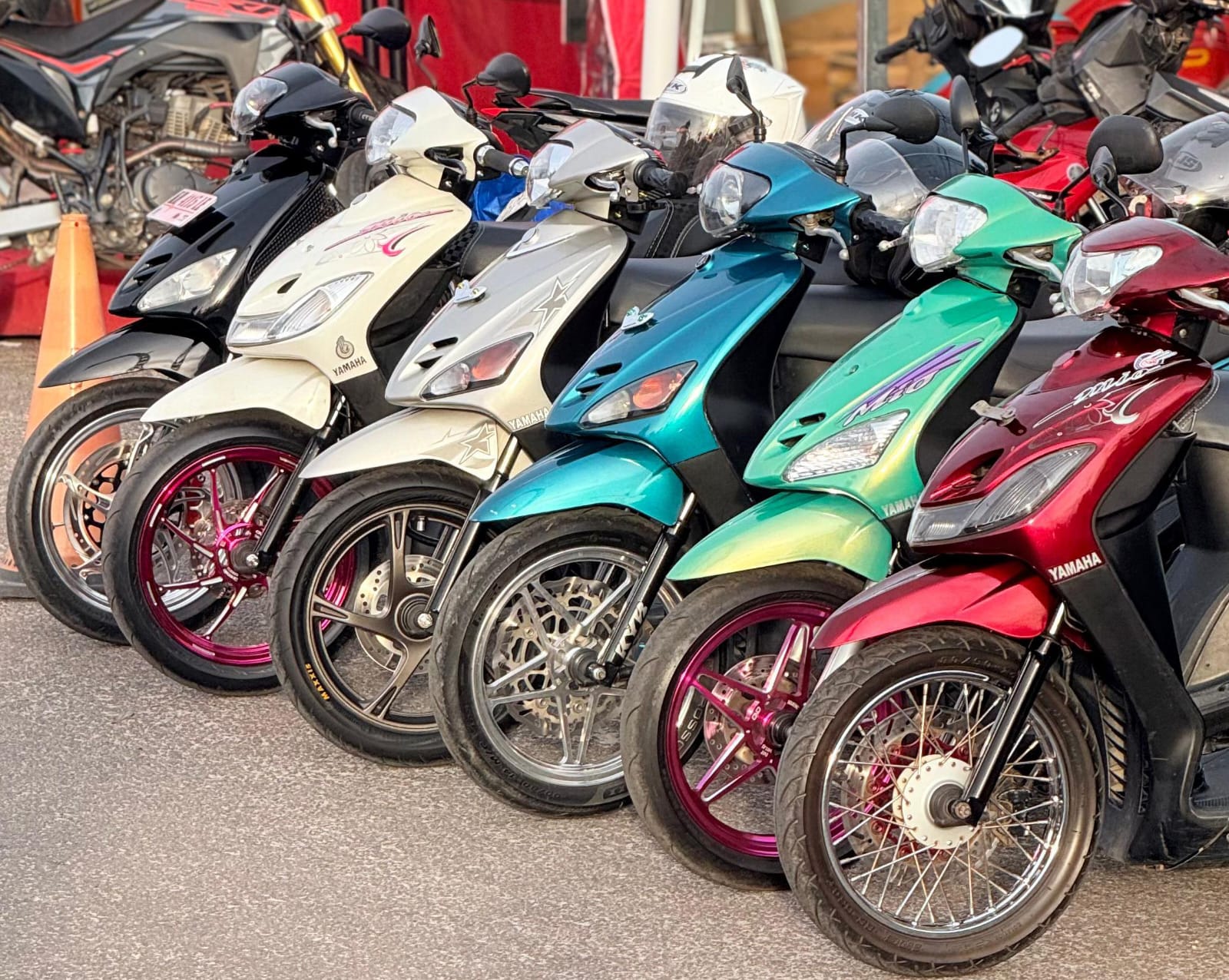 Deretan sepeda motor Yamaha Mio yang tegabung dalam Mio Family di Sampit. (Oes/Radar Sampit)